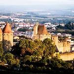Joli Appart Avec Terrasse Au Calme Au Pied Du Chateau