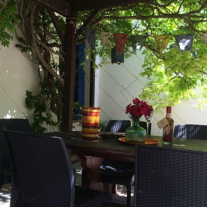 Appartement Joli Avec Terrasse Au Calme Au Pied Du Chateau