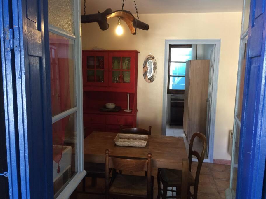 Joli Avec Terrasse Au Calme Au Pied Du Chateau Appartement *