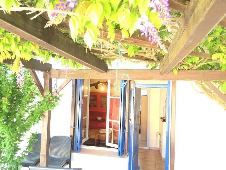 Joli Avec Terrasse Au Calme Au Pied Du Chateau